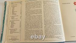 1957 First Edition Very Rare Book Collectible A World Of Pattern Gwen White