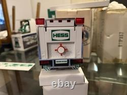 2006 Hess NYSE truck W AHC & HES Racers NIB VERY RARE No Stains Ships Quick