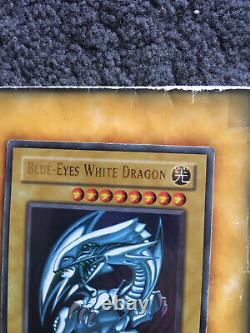 Blue eyes white dragon SDK-E001 First Edition Very RARE