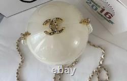 Chanel Beauty VIP Limited Edition Novelty WHITE Shell Pearl Bag VERY RARE NEW