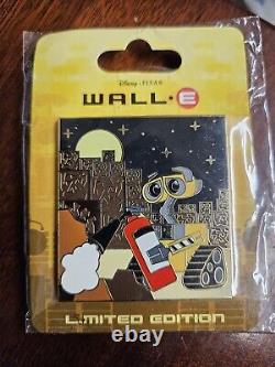 Disneyland WALL-E Limited Edition 1 Of 300 Fire Hydrant Pin Very Rare NIB