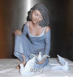 Elisa figurine/sculpture, Very Rare Limited Edition of 2000