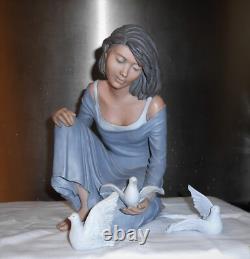 Elisa figurine/sculpture, Very Rare Limited Edition of 2000