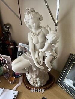 Lladro Venus and Cupid very rare mint condition ltd edition of 750