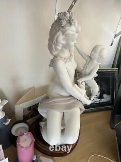 Lladro Venus and Cupid very rare mint condition ltd edition of 750