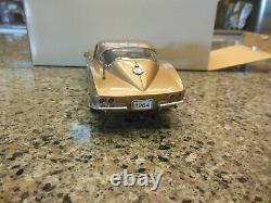 NIB Danbury Mint 124 Very Rare- 1964 Chevy Corvette Coup Limited Edition