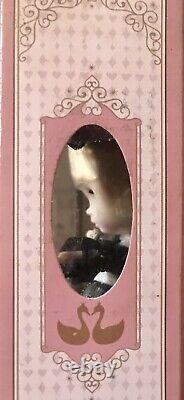 Petite Blythe Saint Swan Chocolat CWC Exclusive VERY RARE Limited Edition NIB