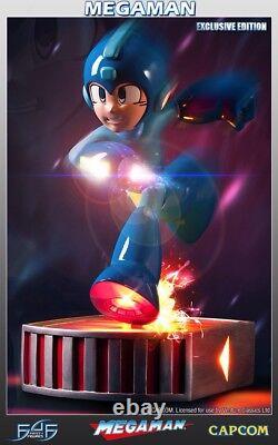 Running Megaman 13 Statue-Exclusive Edition 420/550 Very Rare