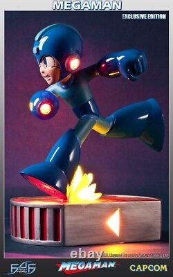 Running Megaman 13 Statue-Exclusive Edition 420/550 Very Rare