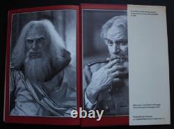 VERY RARE 1986 ON ACTING 1st EDITION HARD BACK COPY SIGNED BY LAURENCE OLIVIER
