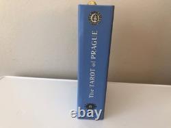 1ère édition du Tarot de Prague et livre très rare 2003 en excellent état