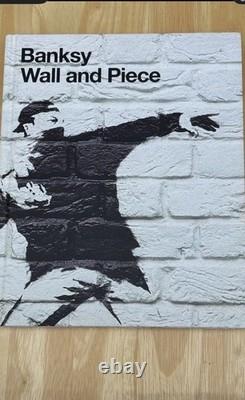 Banksy - WALL AND PIECE - 2005 - 1re édition britannique - cartes postales très rares incluses