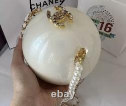 Chanel Beauté VIP Édition Limitée Nouveauté Sac en Perles de Coquillage BLANC TRÈS RARE NEUF