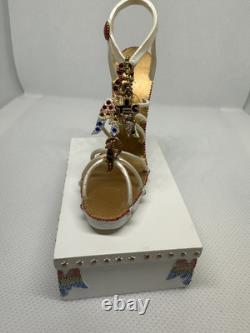Chaussure de collection Elvis Presley en édition limitée, très rare, avec support