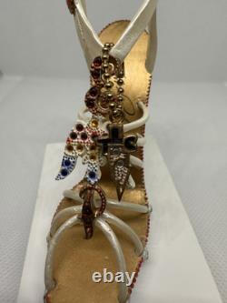 Chaussure de collection Elvis Presley en édition limitée, très rare, avec support