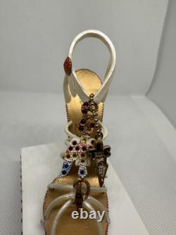 Chaussure de collection Elvis Presley en édition limitée, très rare, avec support