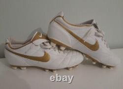 Chaussures de football Nike Tiempo Édition Gold taille 10,5 UK, modèle très rare de 2006.
