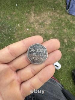 ÉDITION COLLECTOR TRÈS RARE ! Pièce de 50p 'DIVERSITÉ CONSTRUITE EN BRITANNIE'