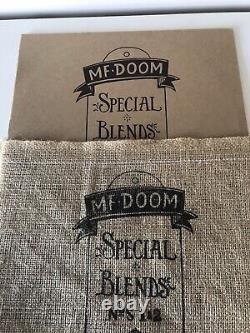 Édition Deluxe 2LP de MF Doom Special Blends Vol. 1&2 incluant un sac en toile de jute très rare.