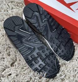 Édition très rare et jamais portée des Nike Air Max 90 Premium ID avec motif peau de serpent, taille UK7