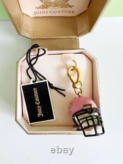 Juicy Couture Édition Limitée 2009 Charm de Casque de Football en Émail Rose Très Rare