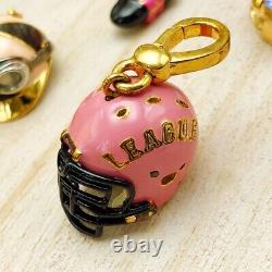 Juicy Couture Édition Limitée 2009 Charm de Casque de Football en Émail Rose Très Rare