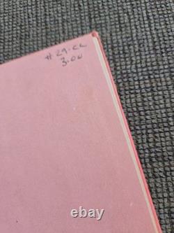 La maison cachée, livre très rare de Margaret Wise Brown, première édition de 1953, relié, sans jaquette.