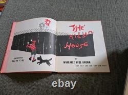 La maison cachée, livre très rare de Margaret Wise Brown, première édition de 1953, relié, sans jaquette.