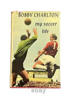 Livre signé de Sir Bobby Charlton Ma Vie de Footballeur Très Rare 1ère Édition