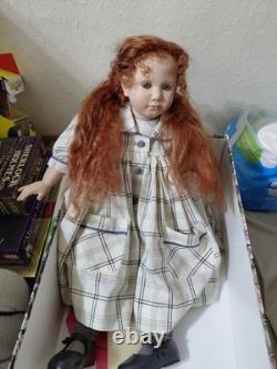 Poupée en édition limitée LISA de Ruth Treffeisen, très rare