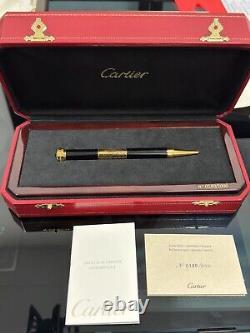 Stylo à bille de calendrier perpétuel Cartier avec horloge à quartz. Édition très rare et limitée.