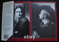 TRÈS RARE ÉDITION ORIGINALE DE 1986 DE ON ACTING, RELIURE CARTONNÉE, SIGNÉE PAR LAURENCE OLIVIER