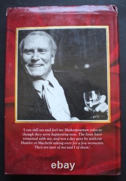 TRÈS RARE ÉDITION ORIGINALE DE 1986 DE ON ACTING, RELIURE CARTONNÉE, SIGNÉE PAR LAURENCE OLIVIER