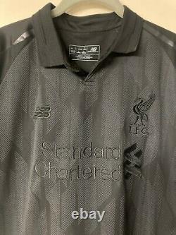 Très Très Rare Liverpool Fc Limited Edition Blackout Shirt Taille Large