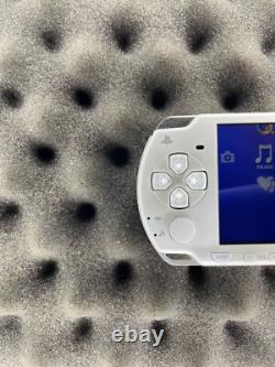 Très rare Sony PSP 2000 (édition Darth Vader) + nouvelle batterie et chargeur en parfait état