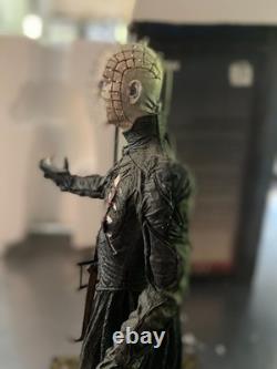 Très rare statue Hellraiser Pinhead édition limitée 557/1500 NECA 15 pouces
