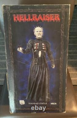 Très rare statue Hellraiser Pinhead édition limitée 557/1500 NECA 15 pouces