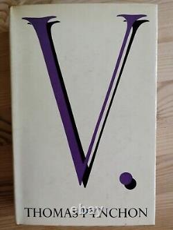 V par Thomas Pynchon Très rare, 1ère édition au Royaume-Uni, 1961