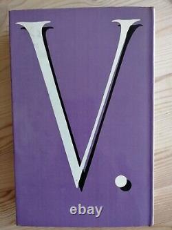 V par Thomas Pynchon Très rare, 1ère édition au Royaume-Uni, 1961